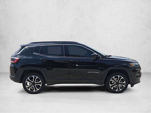 Used 2023 Jeep Compass Limited w/ Sun and Sound Group AWD/4WD image 4