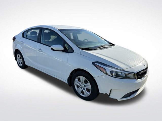 Used 2017 Kia Forte LX FWD image 3