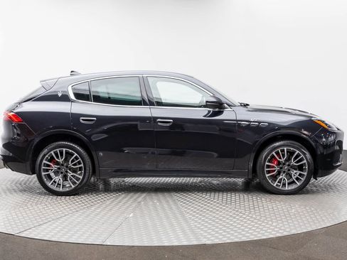 Used 2023 Maserati Grecale GT image 47