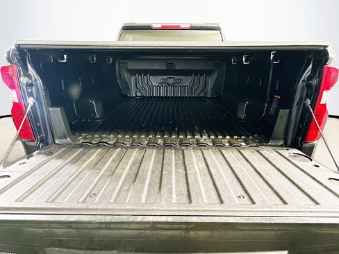 Used 2023 Chevrolet Silverado 1500 LT AWD/4WD image 28