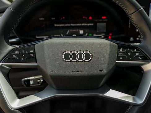 Used 2025 Audi Q5 Premium w/ Premium Plus AWD/4WD image 17