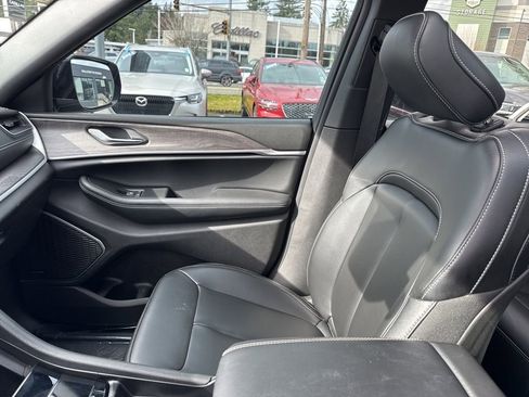 Used 2025 Jeep Grand Cherokee Limited 4xe w/ MOPAR Finishing Package image 32