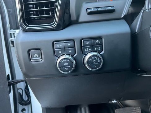 Used 2022 GMC Sierra 1500 AT4 w/ AT4 Premium Package image 17