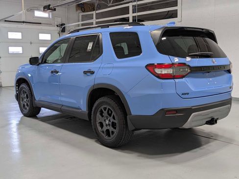 Certified 2023 Honda Pilot TrailSport image 10