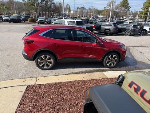 Used 2023 Ford Escape Platinum image 7