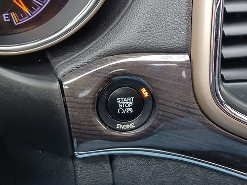 Used 2016 Jeep Grand Cherokee Overland image 22