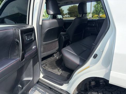 Used 2021 Toyota 4Runner Venture w/ Moonroof Package AWD/4WD image 14