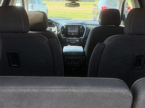 Used 2019 Chevrolet Traverse LT FWD image 9