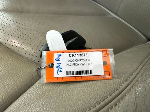 Used 2020 Chrysler Pacifica Touring-L Plus w/ Tire & Wheel Group FWD image 32