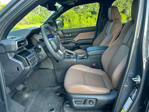 Certified 2025 Toyota 4Runner Limited AWD/4WD image 15