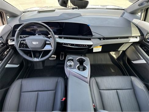 New 2026 Cadillac Optiq Luxury 2 image 14
