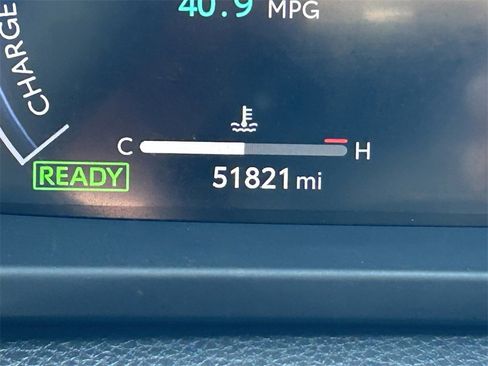 Used 2023 Toyota Crown Limited image 29