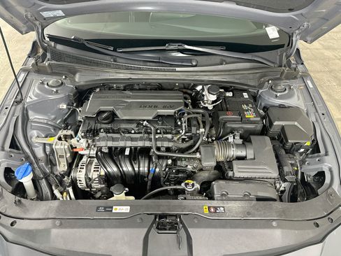 Used 2024 Hyundai Elantra SEL FWD image 32