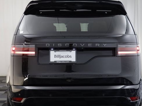 Used 2025 Land Rover Discovery Dynamic SE image 18