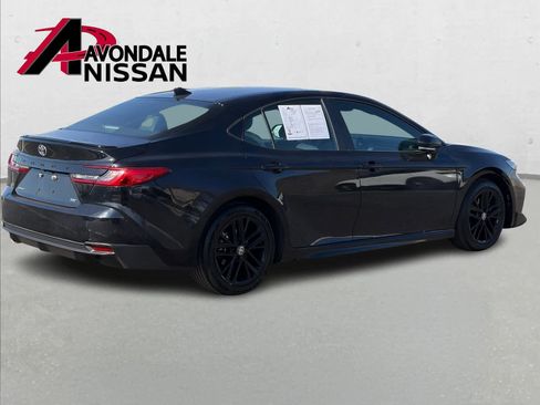 Used 2025 Toyota Camry SE image 7