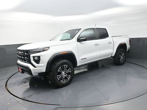 Used 2024 GMC Canyon AT4 w/ AT4 Premium Package image 26