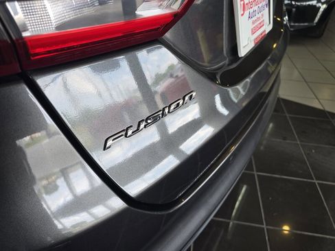 Used 2017 Ford Fusion SE w/ Fusion SE Technology Package FWD image 26