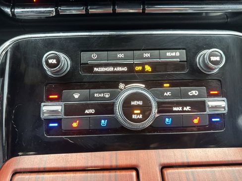 Used 2021 Lincoln Navigator Reserve AWD/4WD image 21