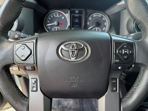 Used 2022 Toyota Tacoma TRD Off-Road RWD image 22