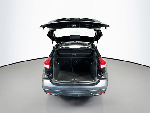 Used 2019 Nissan Kicks SV FWD image 28