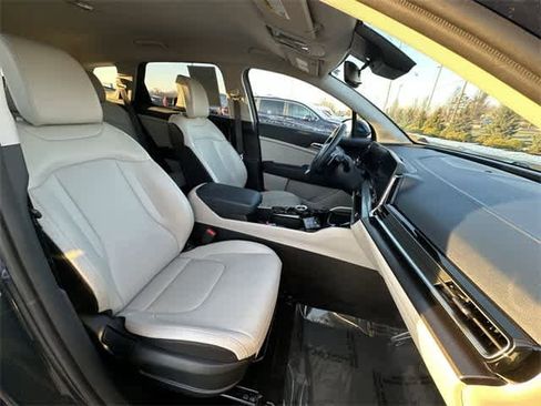 Used 2023 Kia Sportage EX image 23