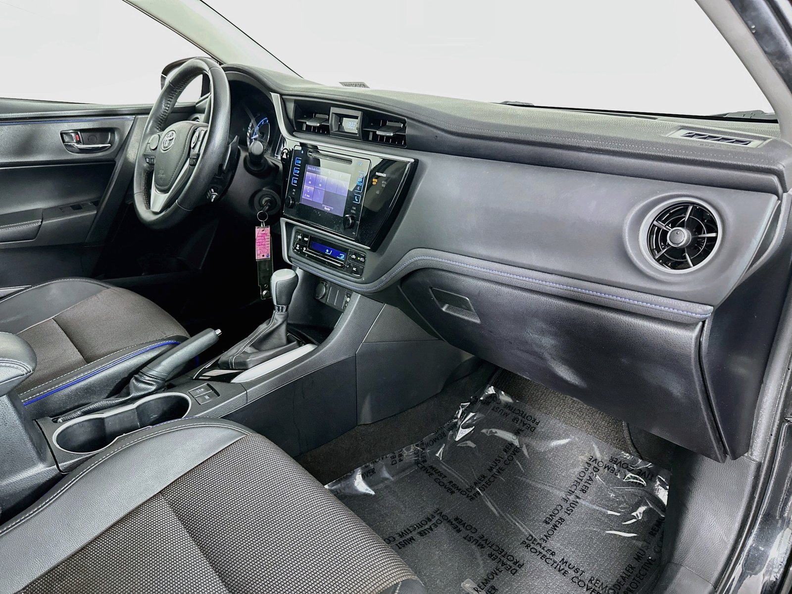 Used 2017 Toyota Corolla SE FWD image 26