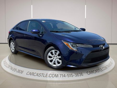 Used 2023 Toyota Corolla LE image 3