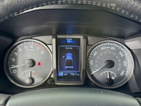 Certified 2018 Toyota Tacoma TRD Off-Road w/ Technology Package AWD/4WD image 14