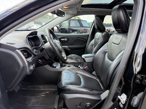 Used 2022 Jeep Cherokee Latitude Lux w/ Sun & Sound Group AWD/4WD image 10