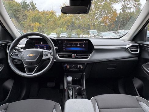 Used 2025 Chevrolet TrailBlazer LT image 31