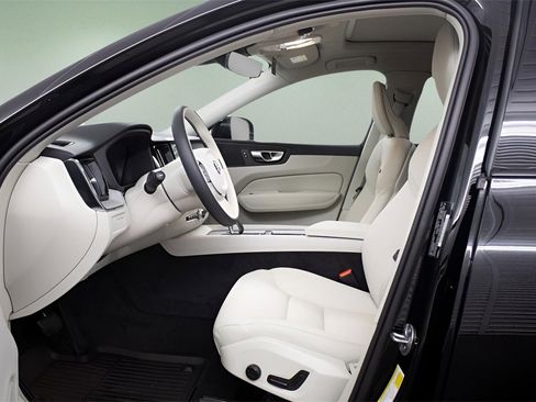 New 2025 Volvo XC60 T8 Plus w/ Protection Package Premier image 17