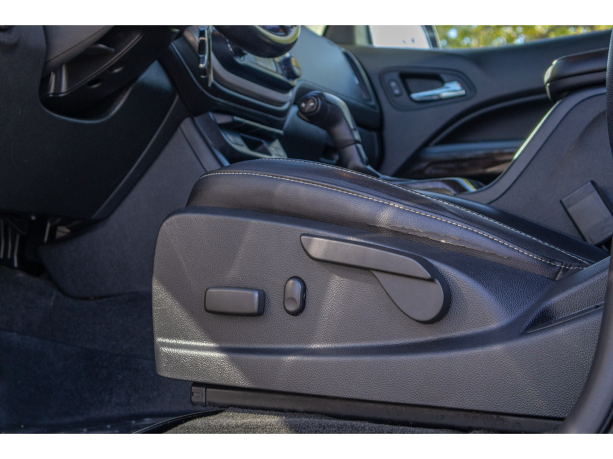 Used 2018 GMC Canyon SLT w/ Trailering Package AWD/4WD image 16