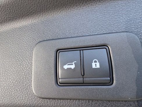 Certified 2025 Nissan Murano SV image 11