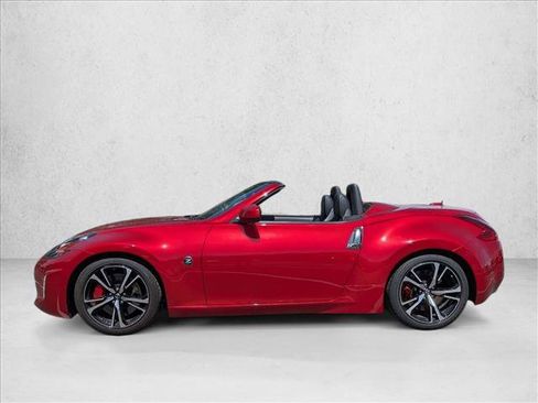 Used 2018 Nissan 370Z Touring Sport RWD image 9
