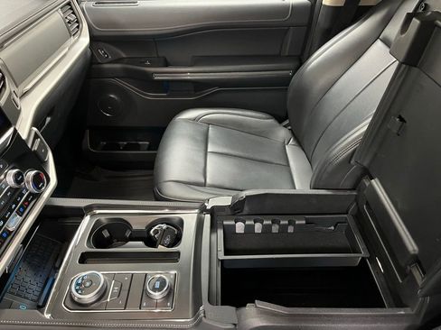 Used 2024 Ford Expedition Max XLT AWD/4WD image 39