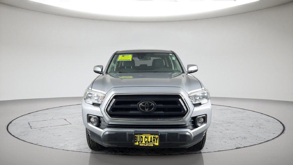Used 2022 Toyota Tacoma SR5 AWD/4WD image 3