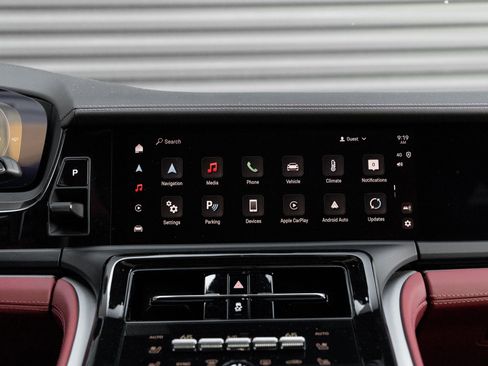 Certified 2025 Porsche Panamera image 22