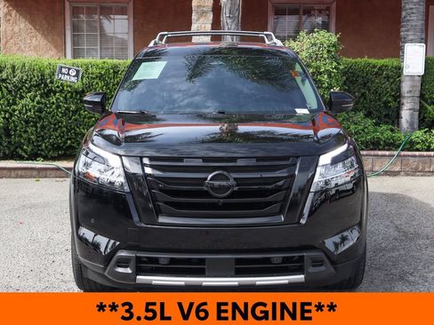 Used 2024 Nissan Pathfinder SL w/ SL Premium Package FWD image 3