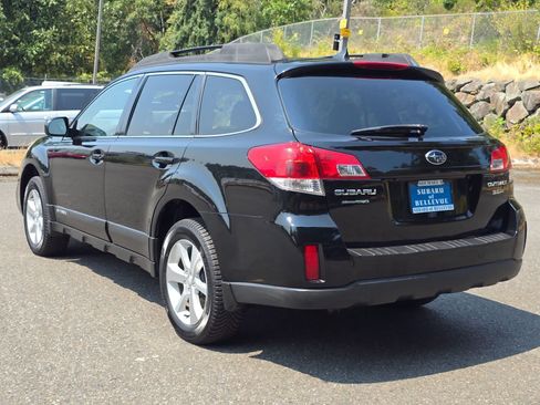 Used 2013 Subaru Outback 3.6R Limited AWD/4WD image 4
