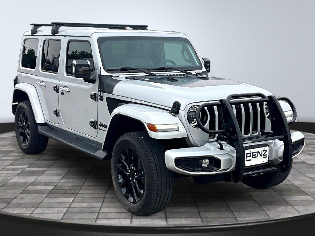 Used 2023 Jeep Wrangler Unlimited Sahara AWD/4WD image 3