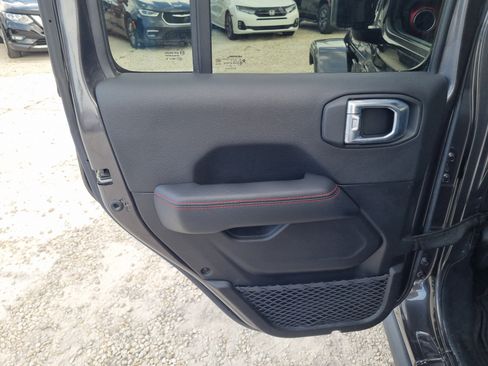 Used 2022 Jeep Gladiator Rubicon w/ LED Lighting Group AWD/4WD image 10