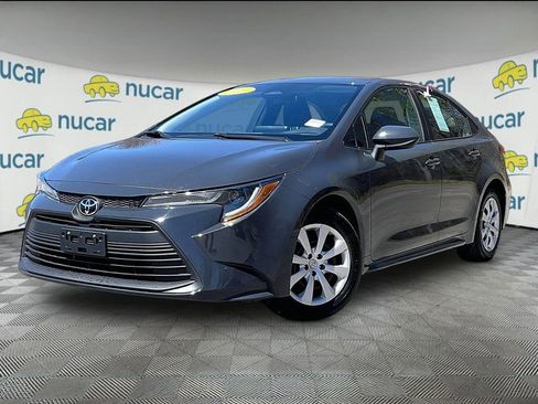 Used 2025 Toyota Corolla LE FWD image 3