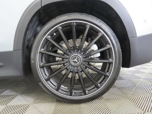 Used 2026 Mercedes-Benz GLB 35 AMG 4MATIC image 31