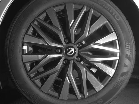 Used 2025 Nissan Altima 2.5 SV image 13