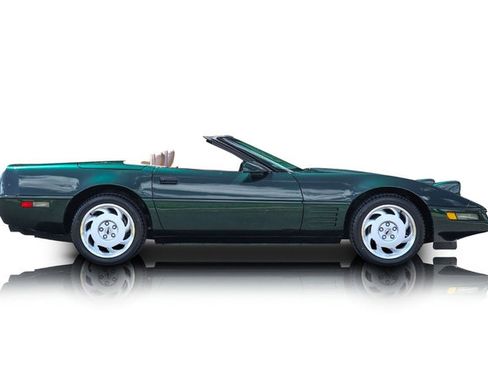 Used 1992 Chevrolet Corvette Convertible RWD image 2