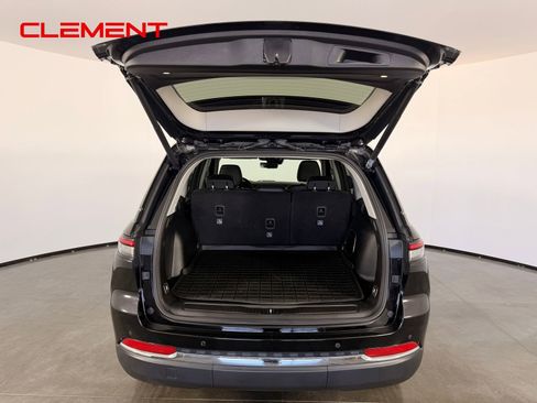 Used 2022 Jeep Grand Cherokee Limited 4xe w/ Luxury Tech Group II AWD/4WD image 9