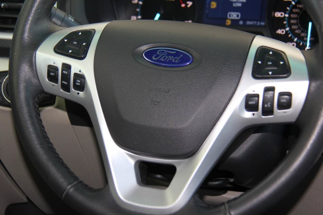 Used 2015 Ford Explorer XLT FWD image 12