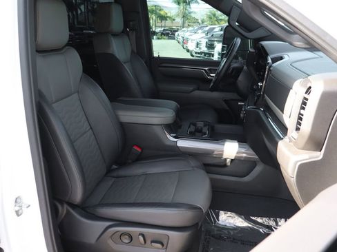 Used 2024 Chevrolet Silverado 2500 ZR2 w/ Technology Package AWD/4WD image 49
