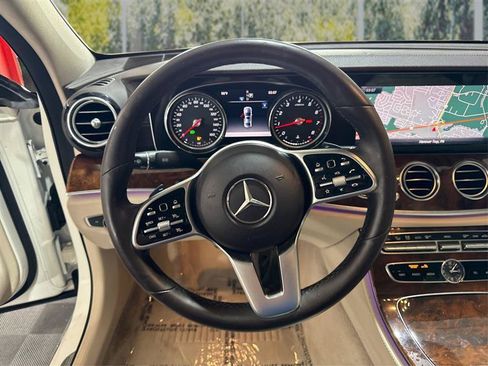 Used 2019 Mercedes-Benz E 300 4MATIC image 18