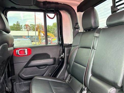 Used 2022 Jeep Gladiator Rubicon w/ Cold Weather Group AWD/4WD image 19